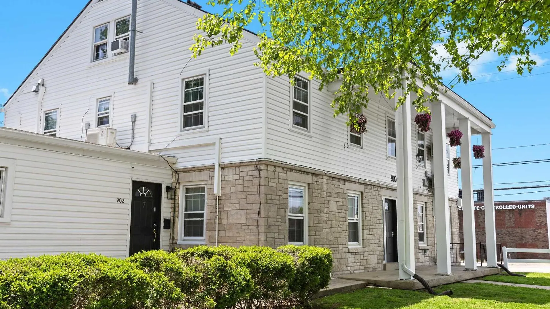 5 Spacious Units Close To Downtown & Expo Center Louisville-Jefferson County 0*,
